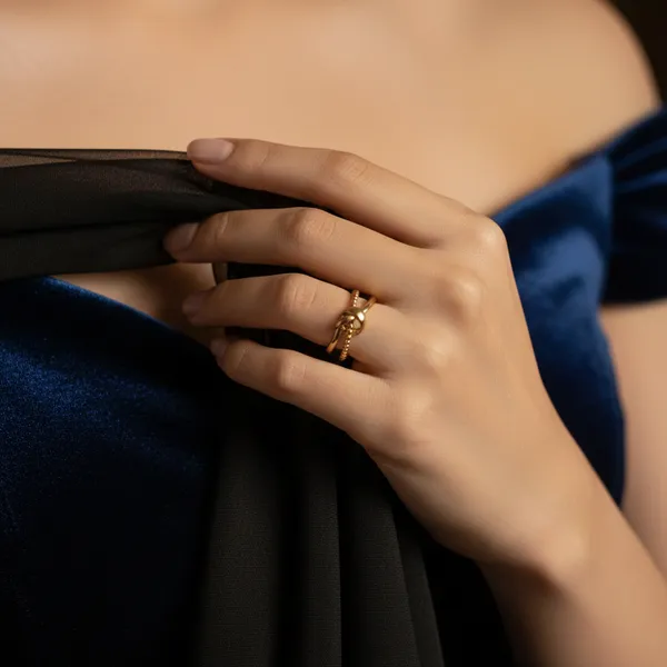 Gold_Promise_Knot_Ring_For_Women